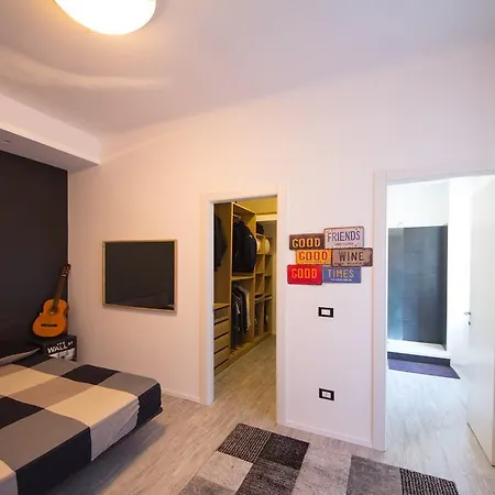 Hintown Salita Delle Fieschine Apartment