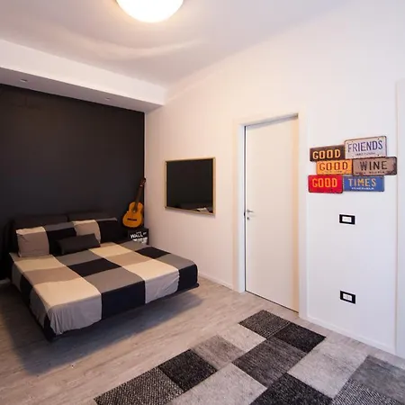 Hintown Salita Delle Fieschine Apartment Genoa